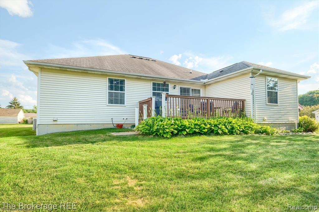 5281 Magnolia Drive, Grand Blanc, MI 48439 — Photo 8