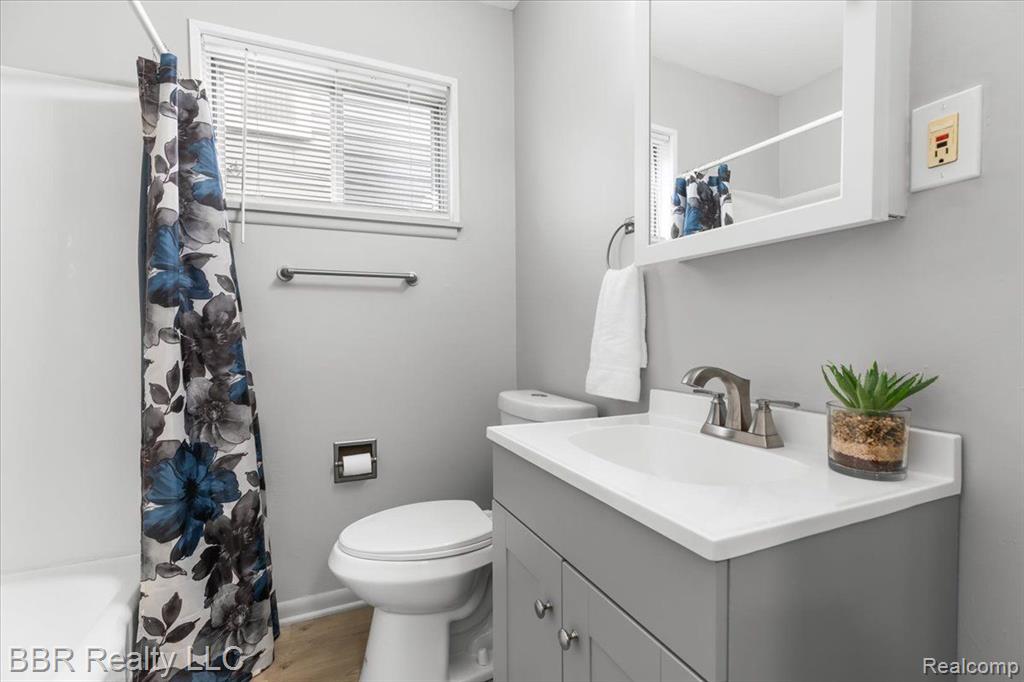 408 WHITE Avenue, Lincoln Park, MI 48146 — Photo 16
