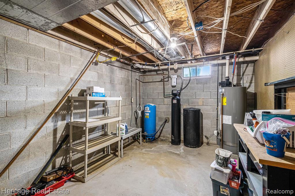 4864 Holmes Road, Goodrich Vlg, MI — Photo 20