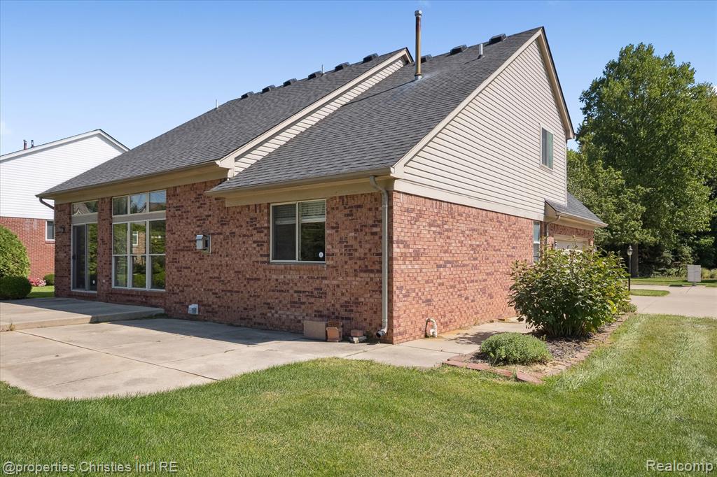 4831 Sunderland Drive, Sterling Heights, MI 48314 — Photo 48