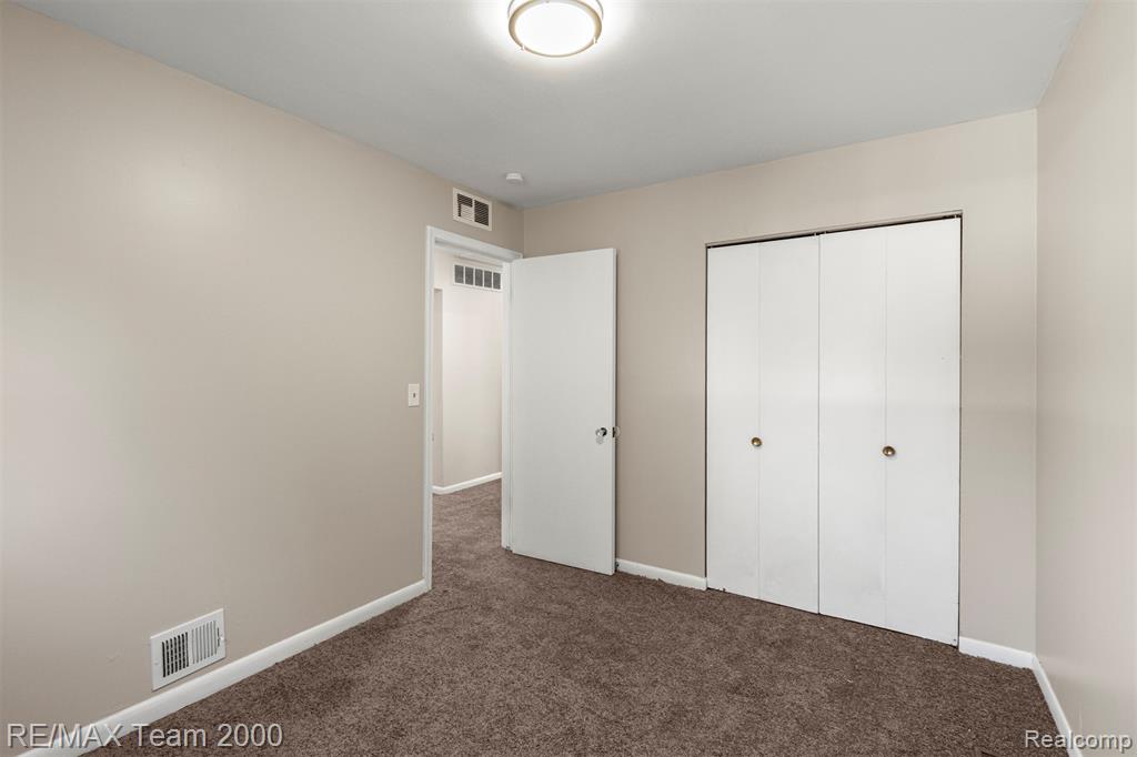 4479 Kingston Street, Dearborn Heights, MI 48125 — Photo 17