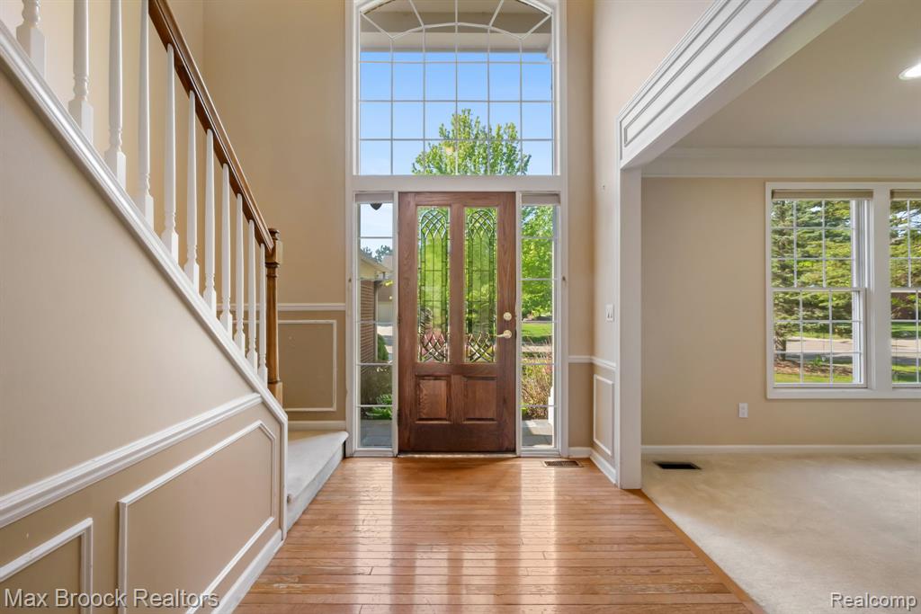 7657 Windgate Circle, West Bloomfield, MI 48323 — Photo 8