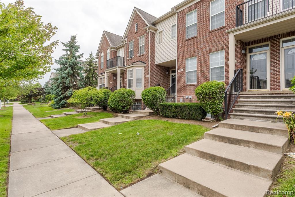 621 SUMMERFIELD Drive, Westland, MI — Photo 4