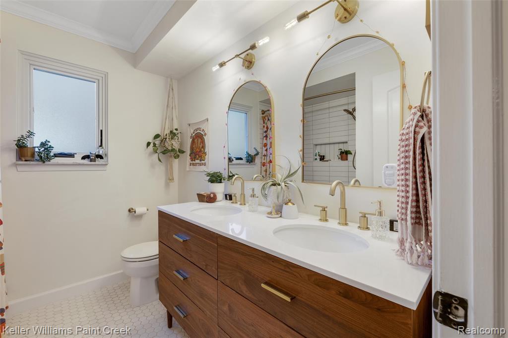 912 E Gunn Road, Rochester, MI 48306 — Photo 18