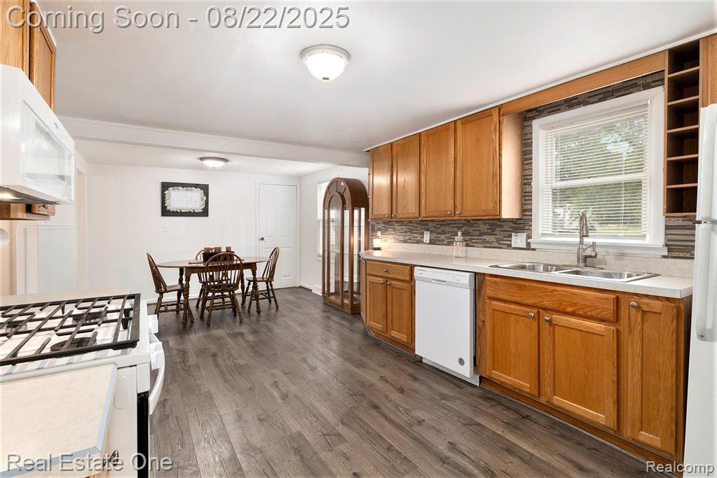 7375 Rory Street, Grand Blanc, MI 48439 — Photo 9