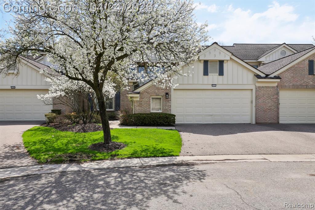 7311 Danbury Drive, West Bloomfield, MI — front exterior