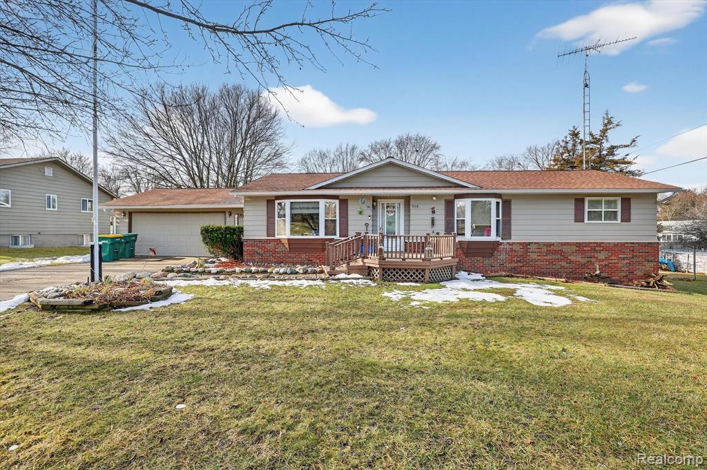 516 Sunnyslope Drive, Flushing, MI 48433 — front exterior