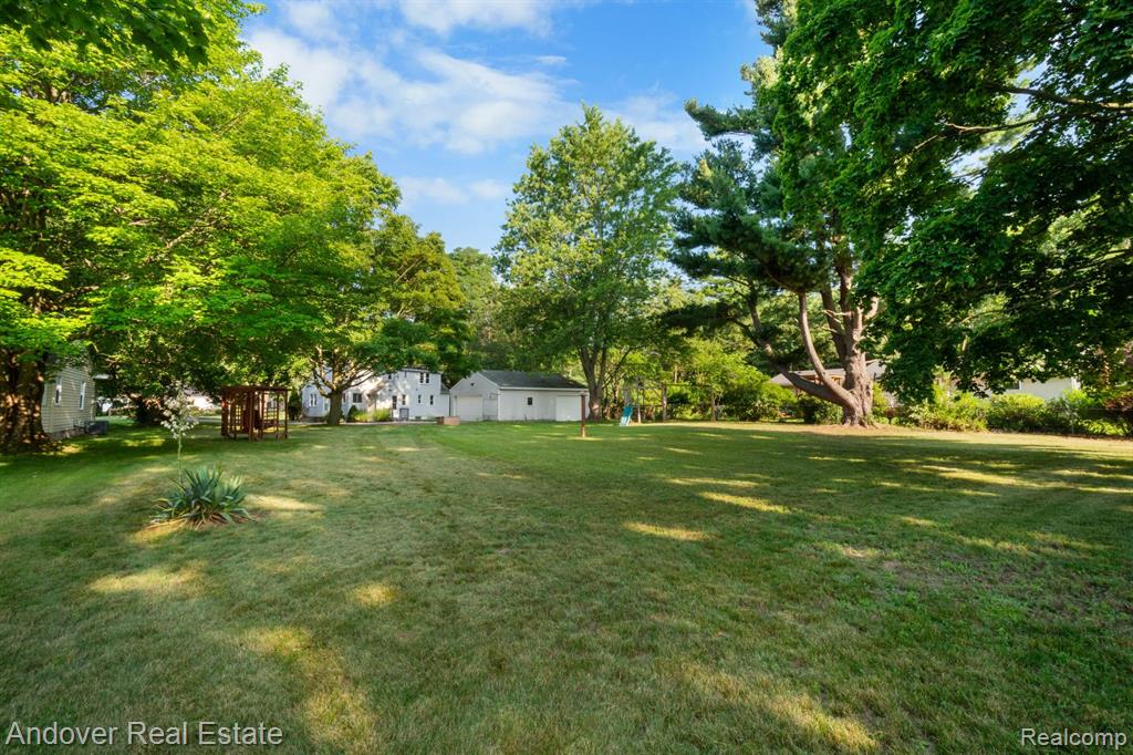 5254 LAKE HARBOR Road, Norton Shores, MI 49441 — Photo 27