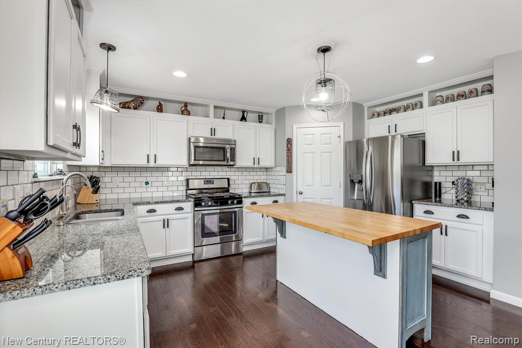8421 Walnut Hill, Dexter, MI 48130 — Photo 16