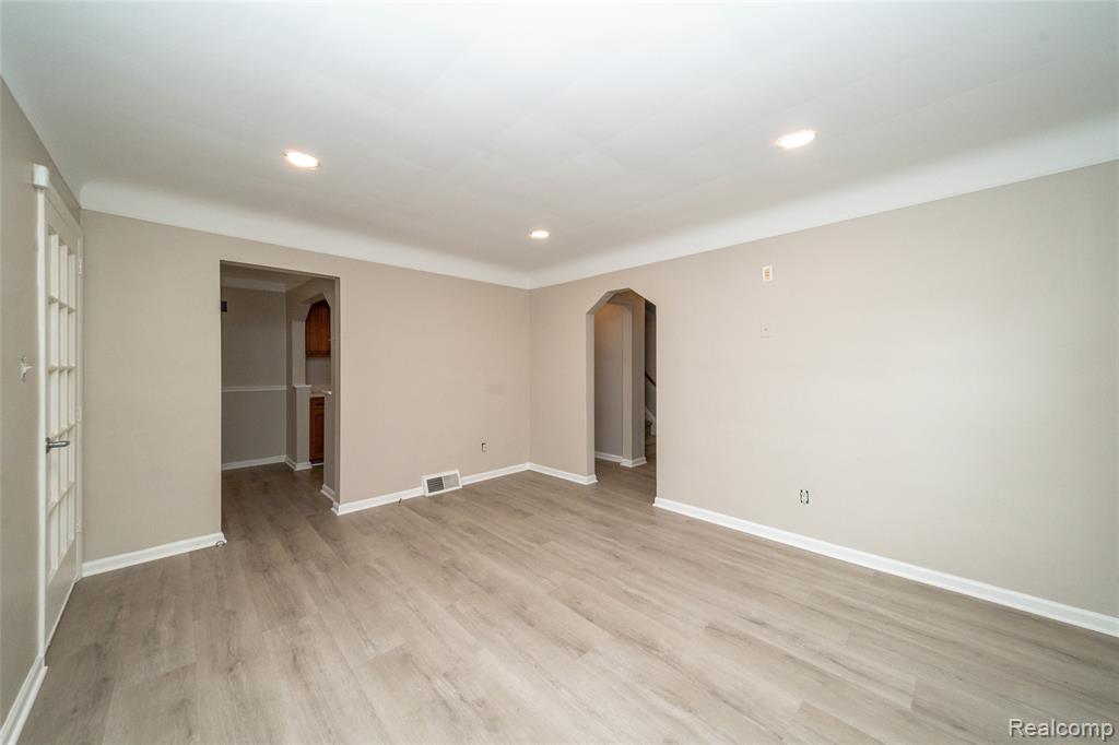 162 N Genesee Avenue, Pontiac, MI 48341 — Photo 17