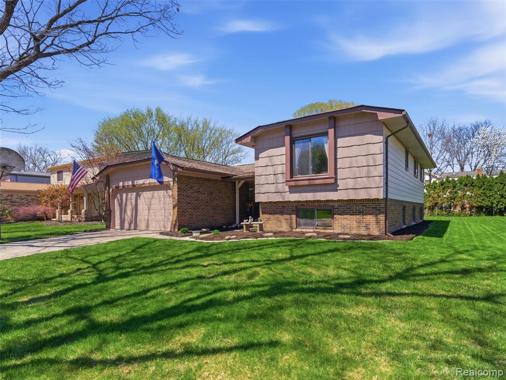 1373 Glenwood Drive, Troy, MI 48083 — Photo 2