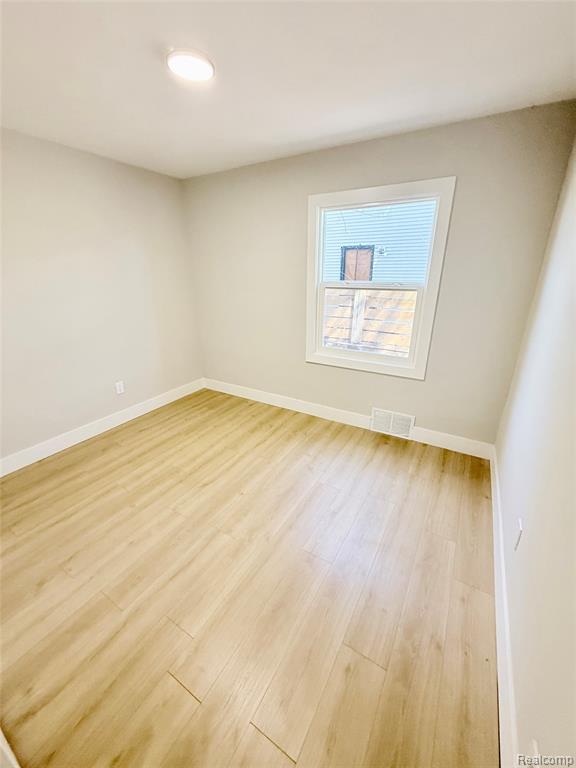 828 E Elza Avenue, Hazel Park, MI 48030 — Photo 19