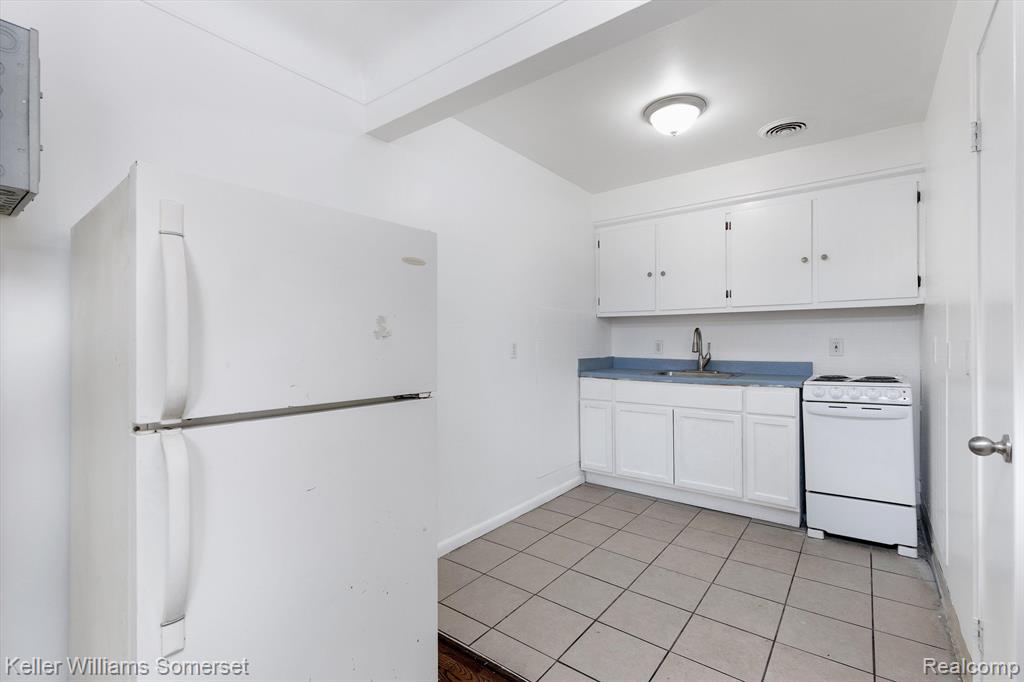 4470 E OUTER Drive, Detroit, MI 48234 — Photo 9