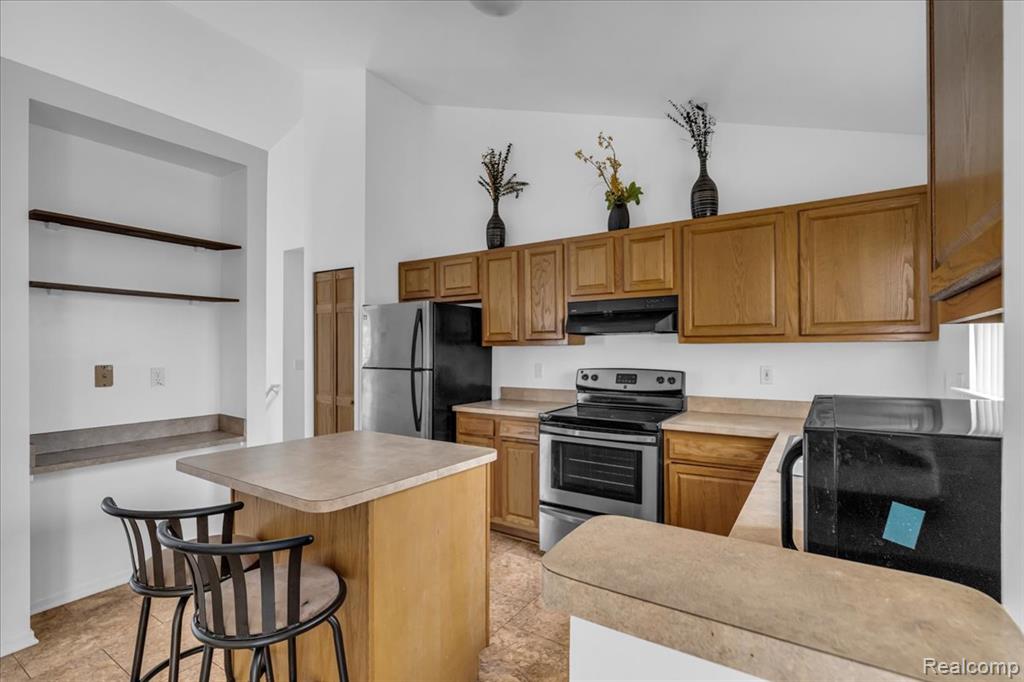 845 Canter Lane, Auburn Hills, MI 48326 — Photo 10