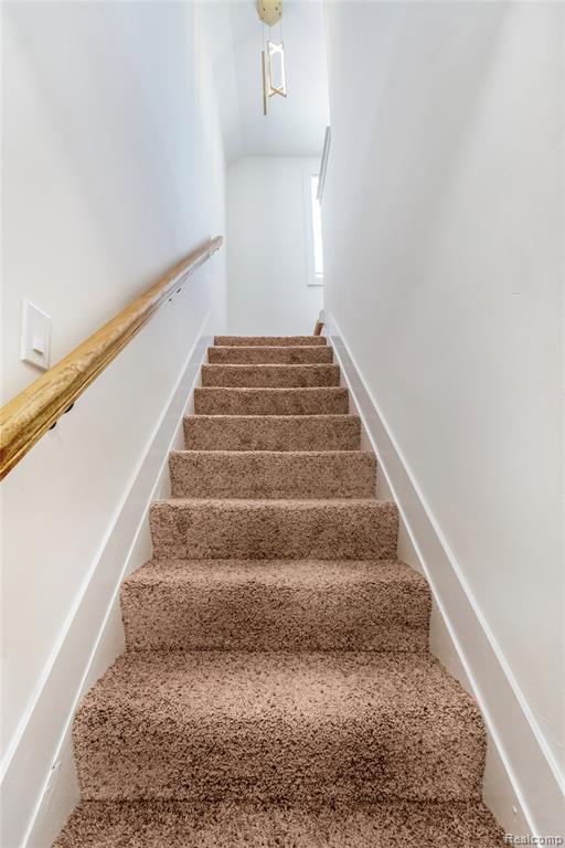24220 Cloverlawn Street, Oak Park, MI 48237 — Photo 23
