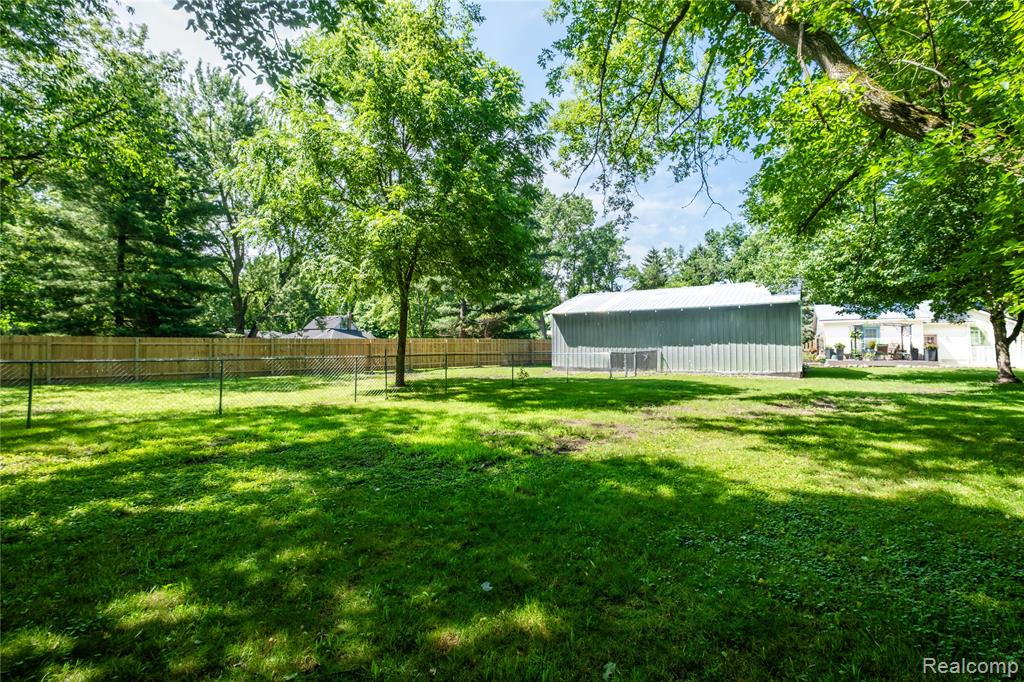308 N Seymour Road, Flushing, MI 48433 — Photo 22