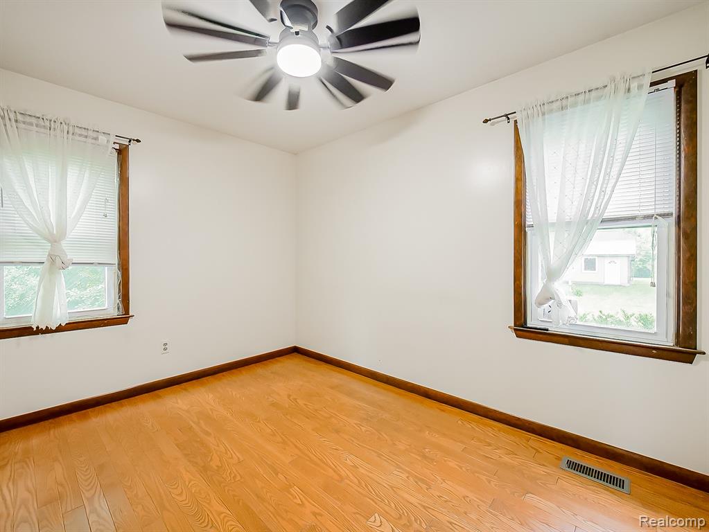 52010 11 Mile Road, South Lyon, MI 48178 — Photo 15
