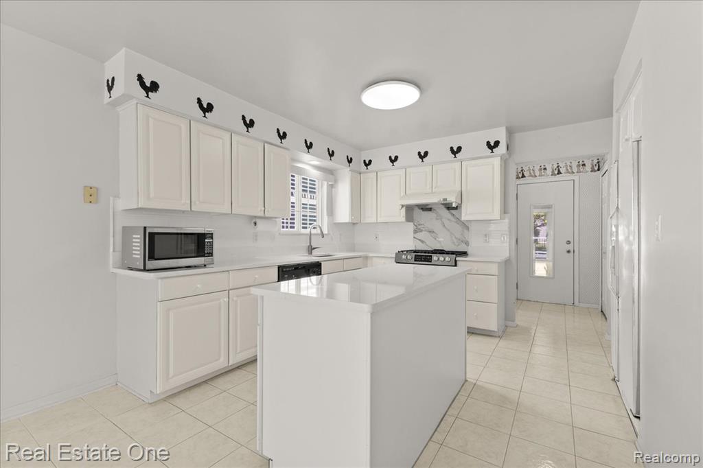 113 Algansee Drive, Troy, MI 48083 — Photo 15