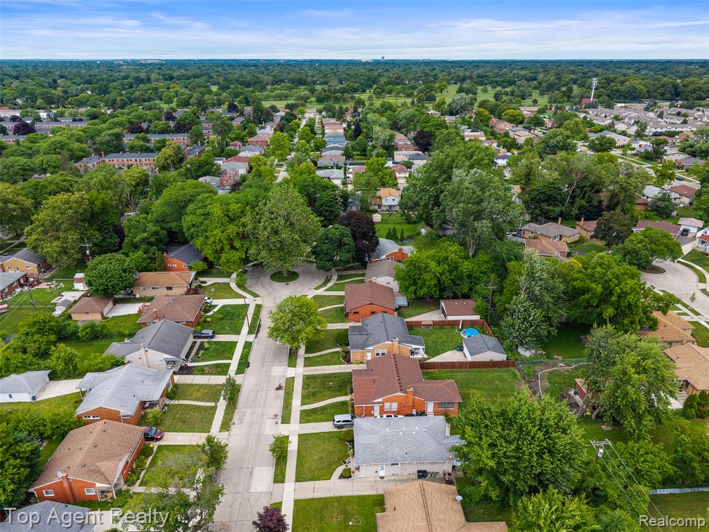 24300 Seneca Street, Oak Park, MI 48237 — Photo 47