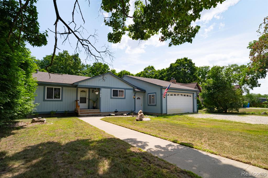 4792 Broadway Street, Commerce Twp, MI 48382