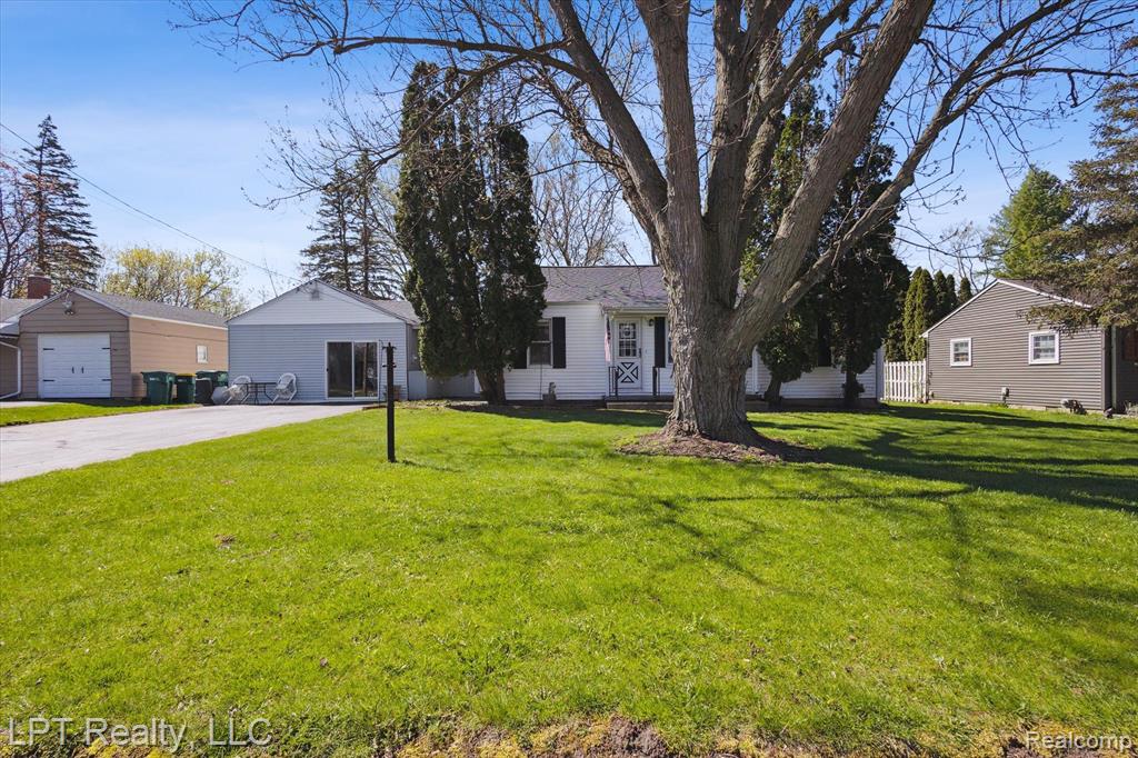 574 WILSON Avenue, Mount Morris, MI 48458 — Photo 2