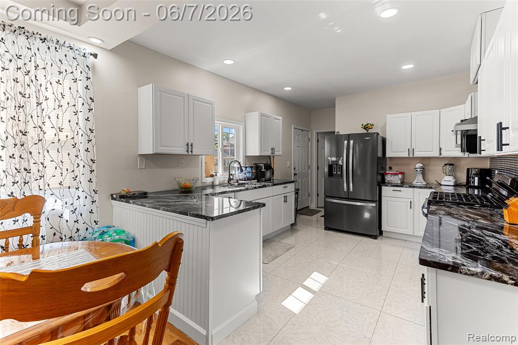 4686 Pacific Street N, Detroit, MI 48204 — Photo 9