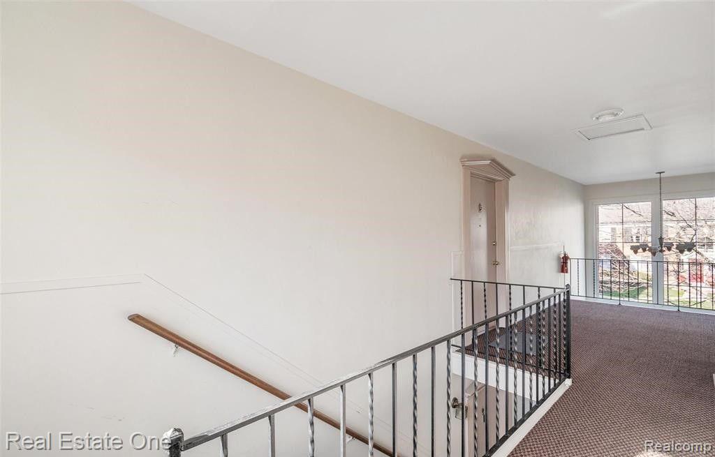 32718 GRAND RIVER Avenue, C12, Farmington, MI 48336 — Photo 2