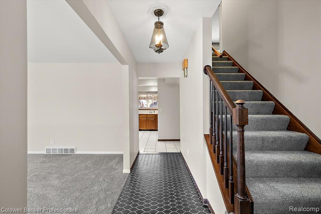 78 Carter Drive, Troy, MI 48098 — Photo 7