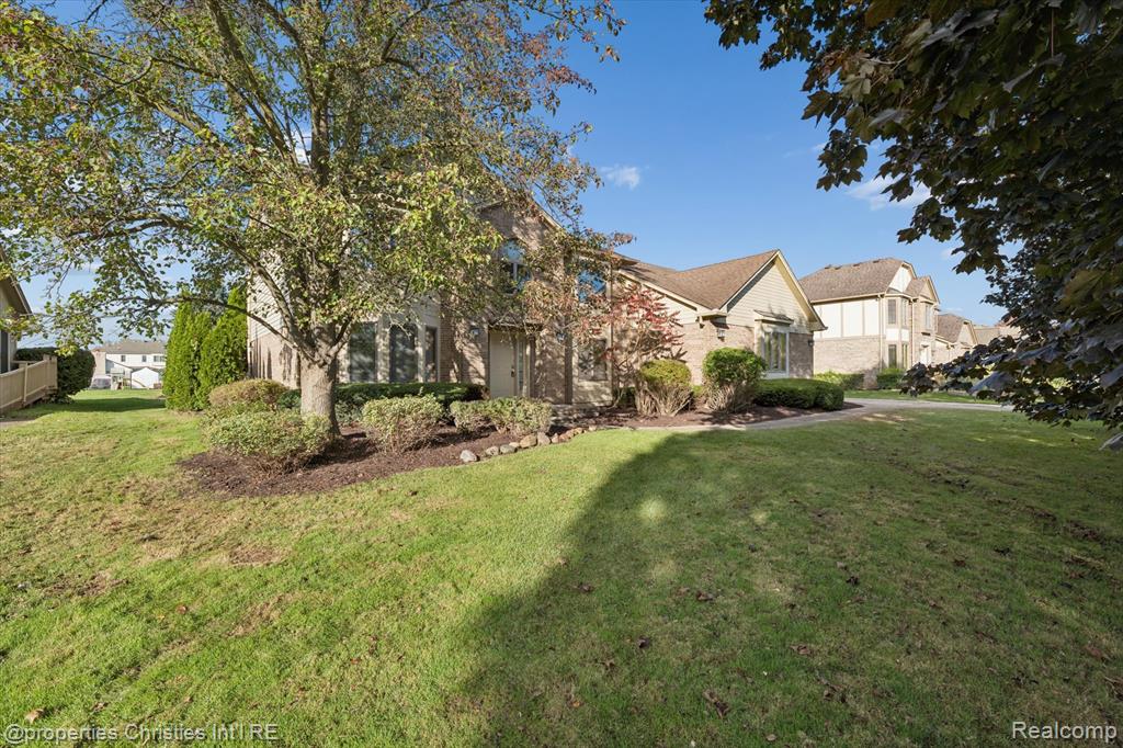 48818 Pebble Lane, Novi, MI — Photo 2