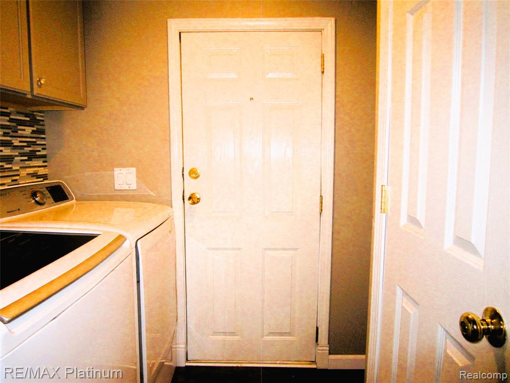 5673 Chippewa Drive, Howell, MI 48843 — Photo 24