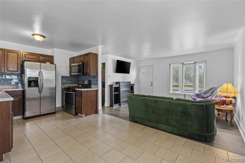 6329 Loraine Street, Romulus, MI 48174 — Photo 6