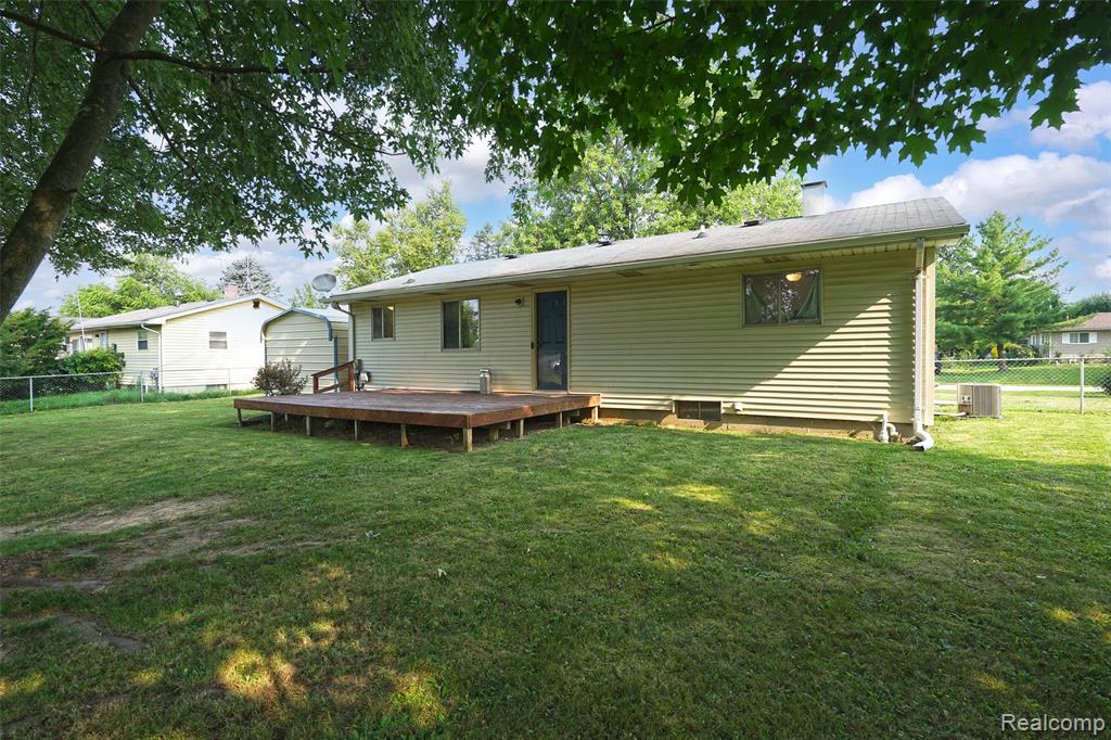 1761 Carriage Lane, Lapeer, MI 48446 — Photo 8