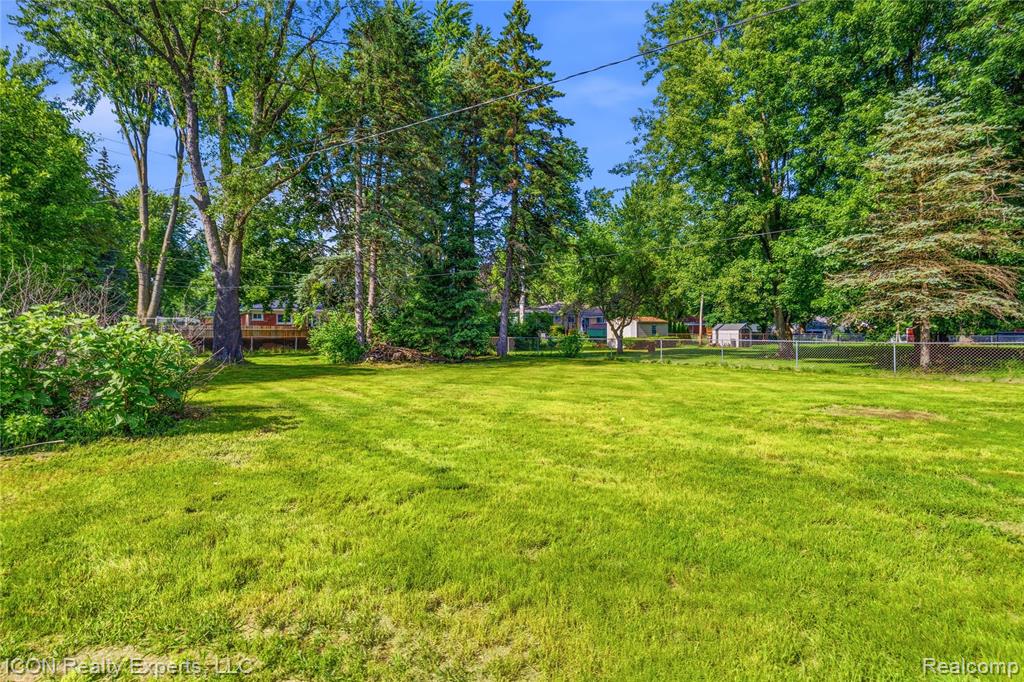 4901 Robert Street, Shelby Twp, MI 48316 — Photo 29