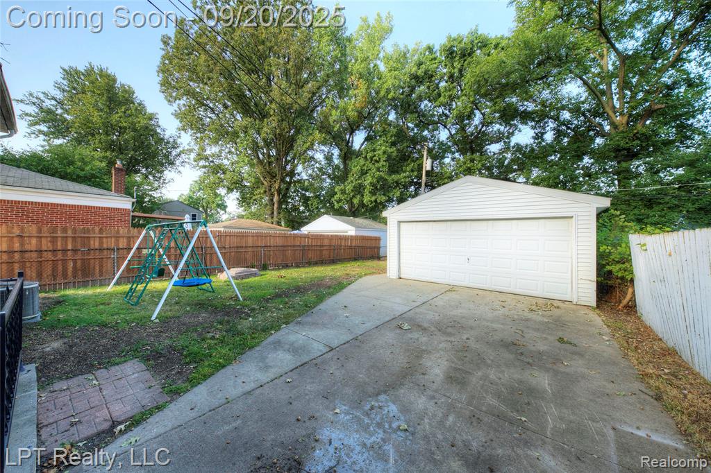 4476 Weddel Street, Dearborn Heights, MI 48125 — Photo 4