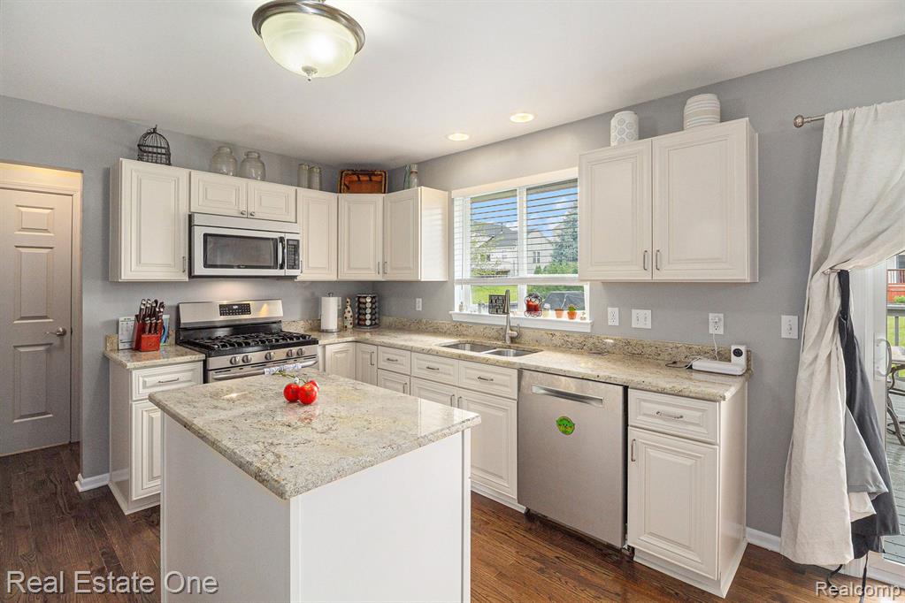 852 Deer Run Lake Road, Holly, MI 48442 — Photo 10