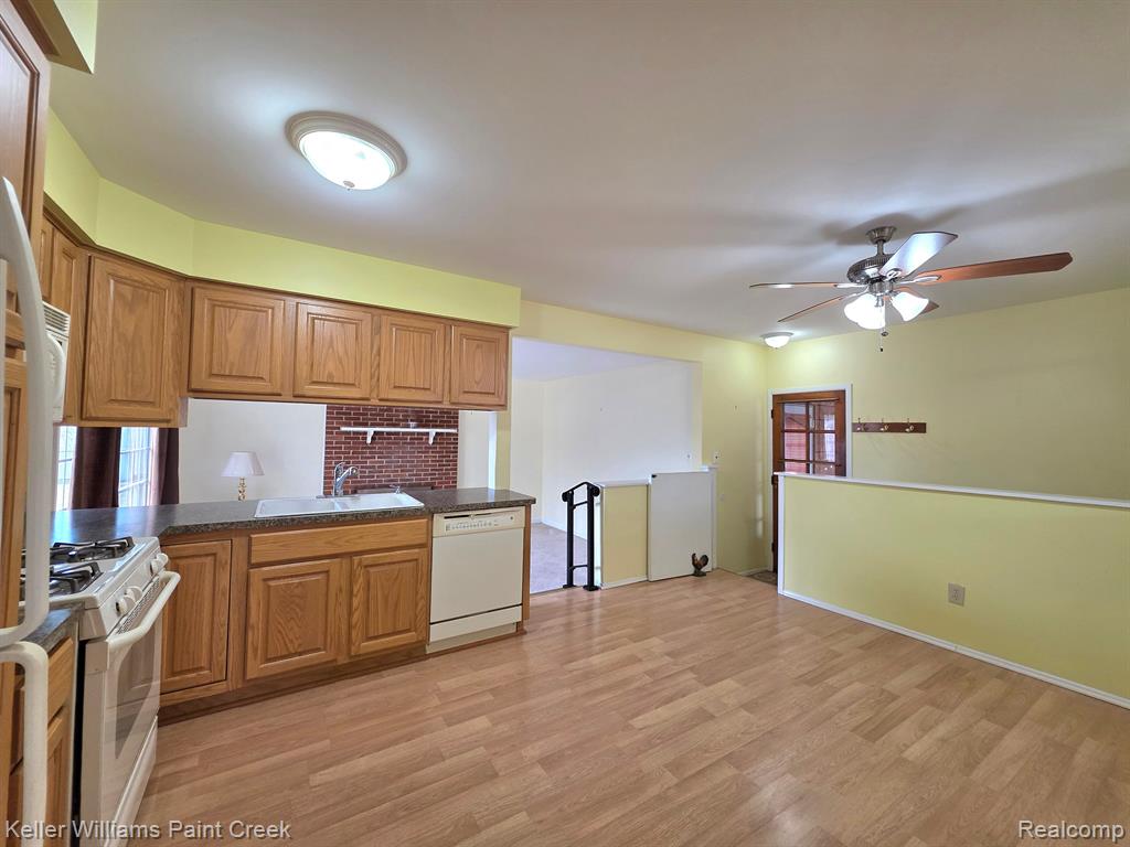 39760 VALIANT Drive, Sterling Heights, MI 48313 — Photo 13