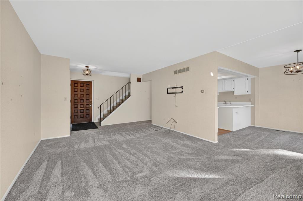 18268 University Park Drive, Livonia, MI, 48152