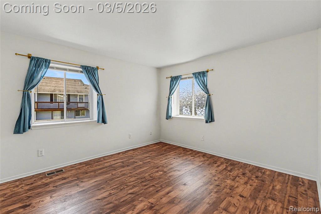 9343 Parkview Circle, Grand Blanc, MI 48439 — Photo 11
