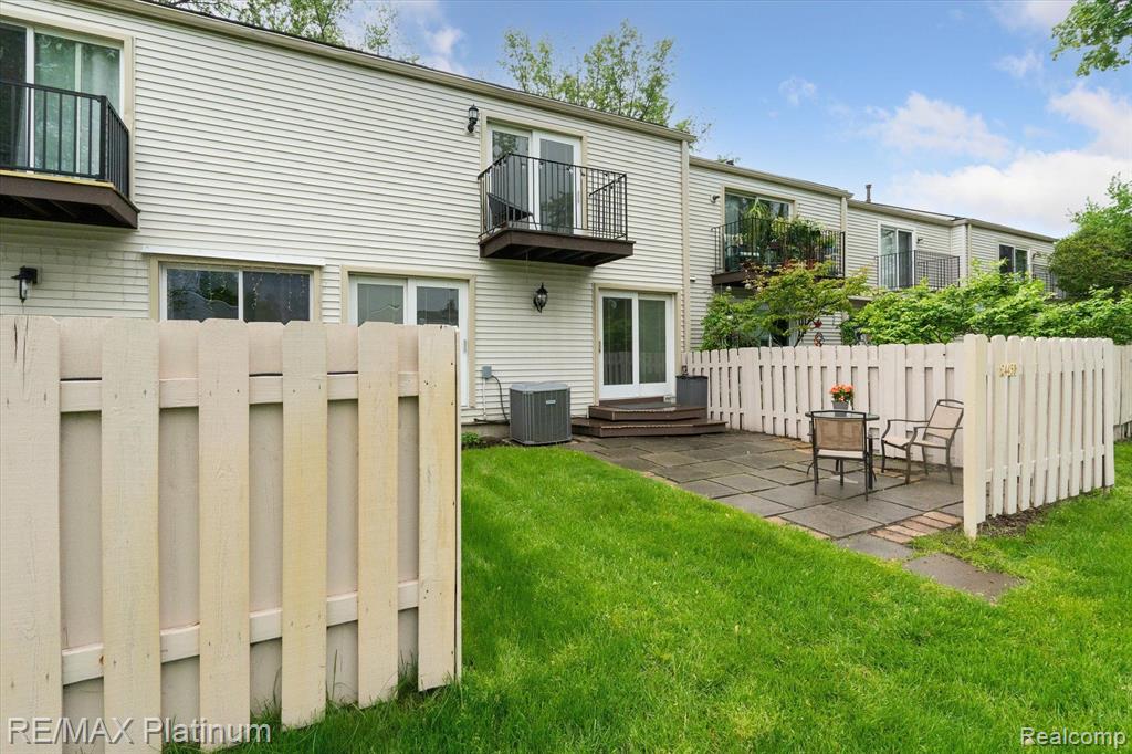 24458 BASHIAN Drive, Novi, MI — Photo 38