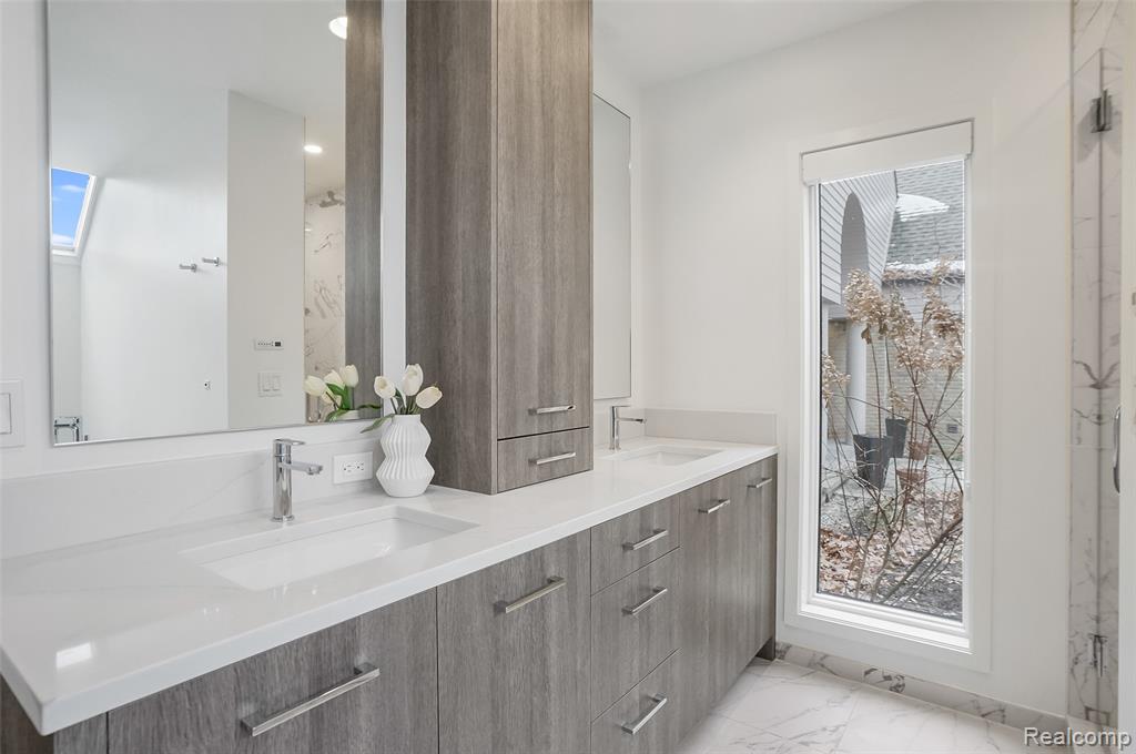 4766 Overton Cove, Bloomfield Hills, MI 48302 — Photo 34