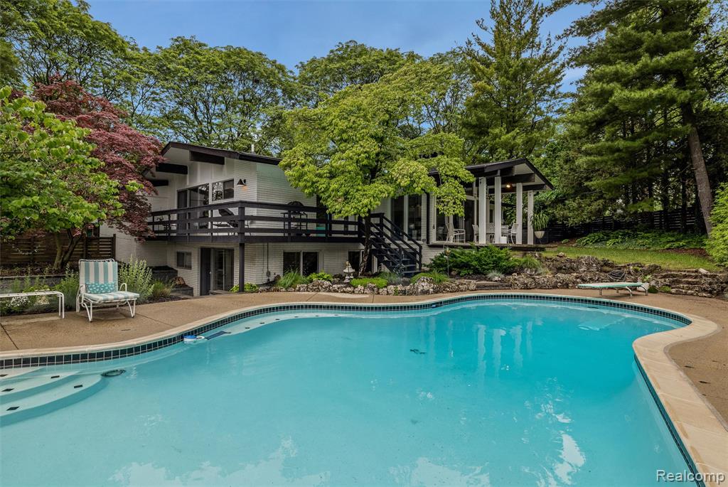 6895 Cedarbrook Drive, Bloomfield Hills, MI 48301 — Photo 32