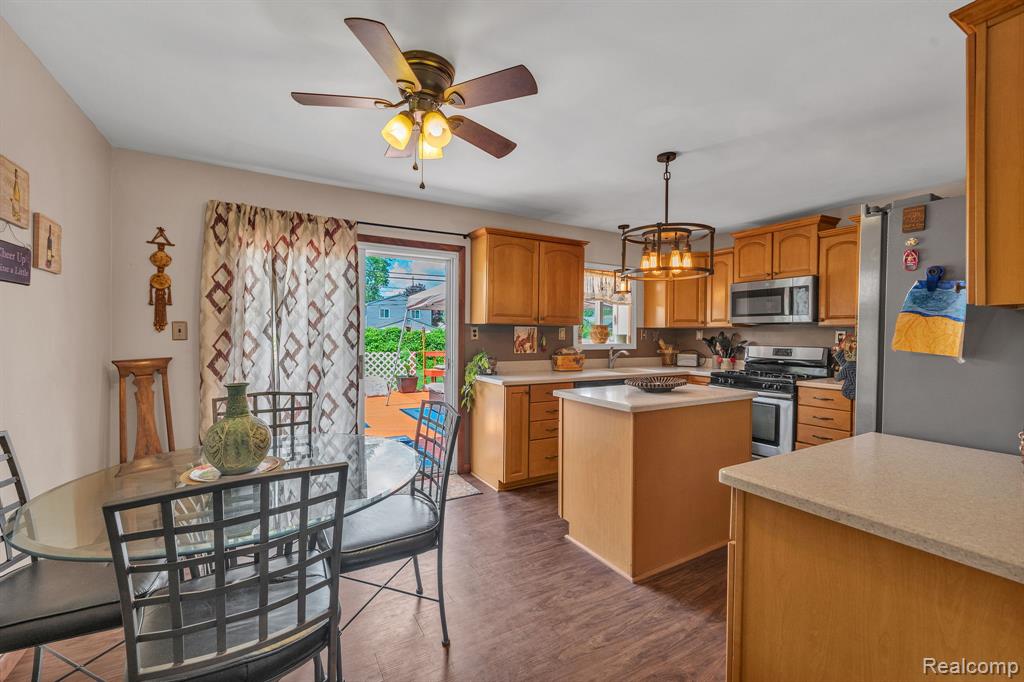8016 Pardee Road, Taylor, MI 48180 — Photo 14