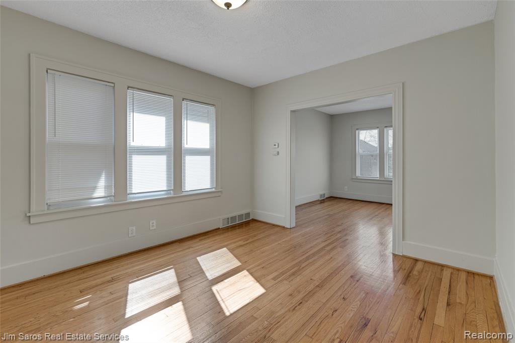 926-928 NOTTINGHAM, Grosse Pointe Park, MI 48230 — Photo 8