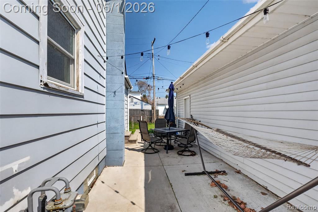 677 Lindbergh Street, Wyandotte, MI 48192 — Photo 14