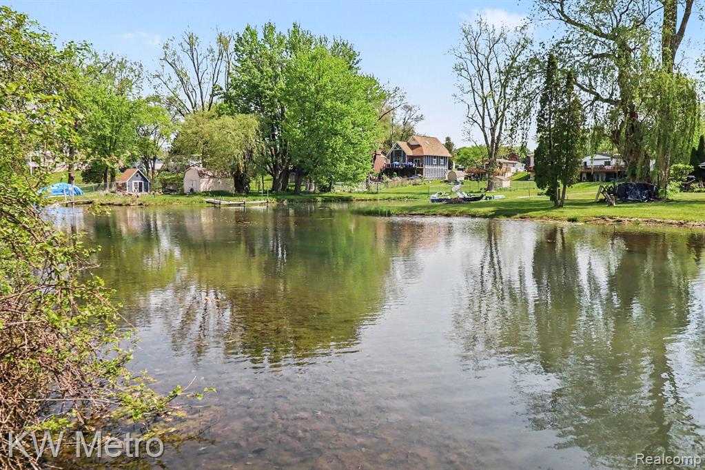 657 Dunleavy Drive, Highland, MI 48356 — Photo 28