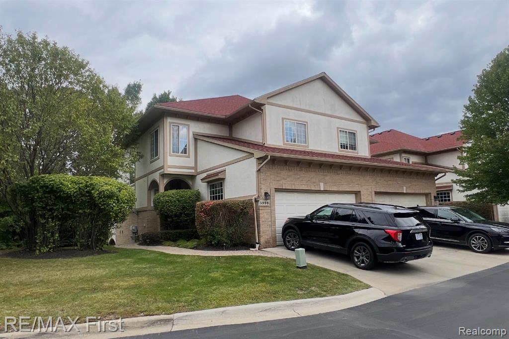 5998 Bella Vista Drive, West Bloomfield, MI — front exterior