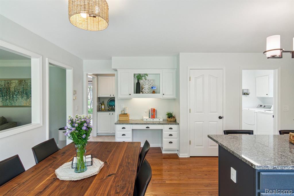 387 TORRINGTON Drive W, Canton, MI 48188 — Photo 17