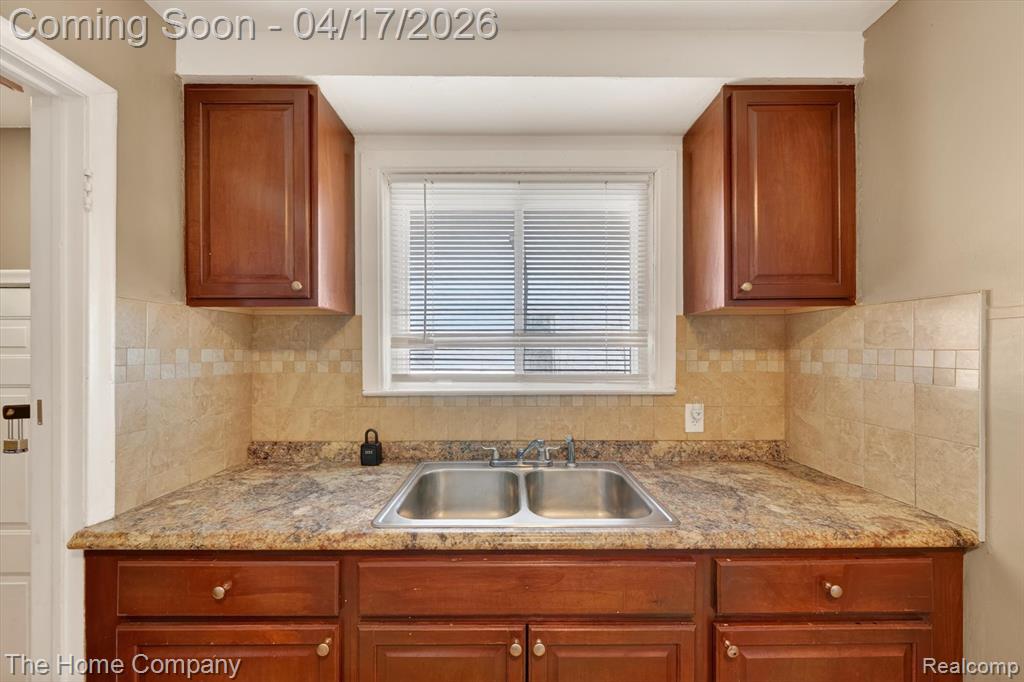 9077 Fielding Street, Detroit, MI 48228 — Photo 16