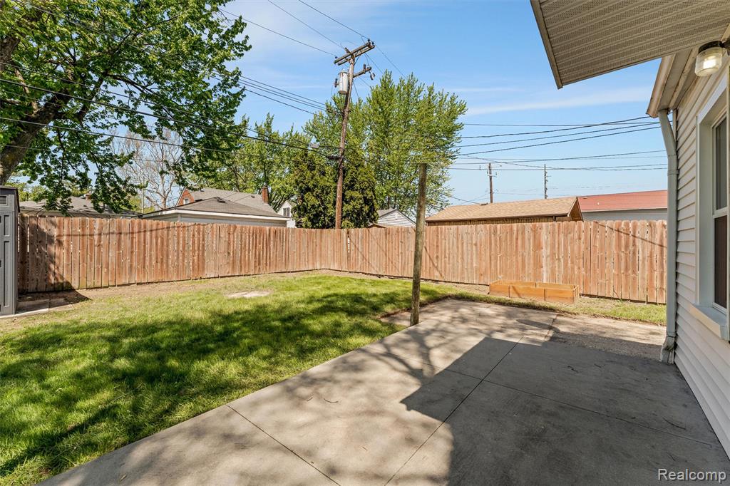 28855 Delton Street, Madison Heights, MI 48071 — Photo 27