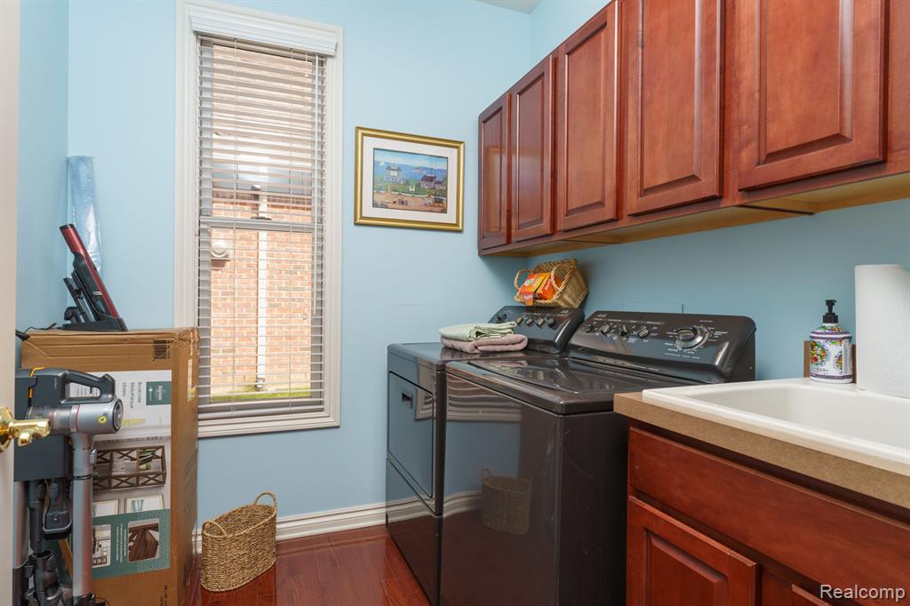 10769 CLIFFVIEW Drive, South Lyon, MI 48178 — Photo 20